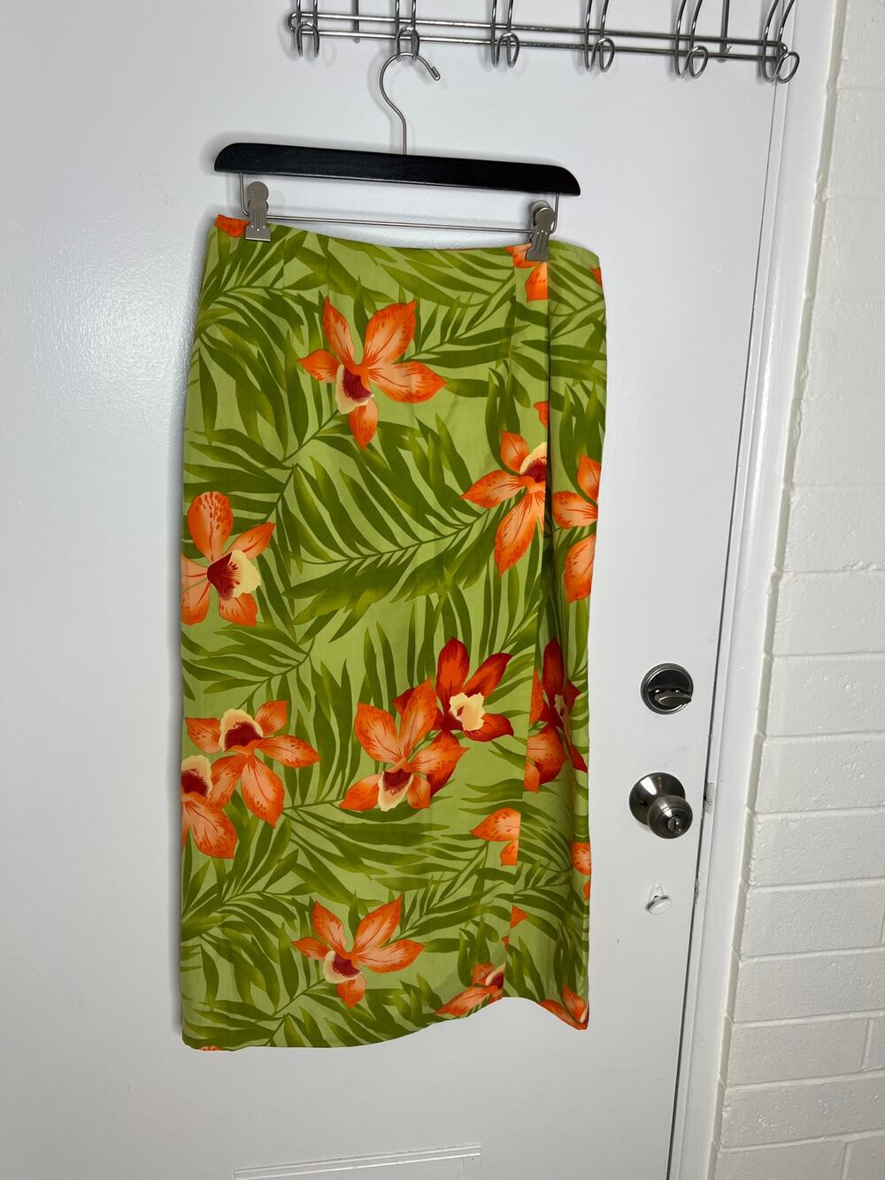 Worthington Women's 100% Silk Tropical Print Midi Wrap Skirt Green ~ Size 12